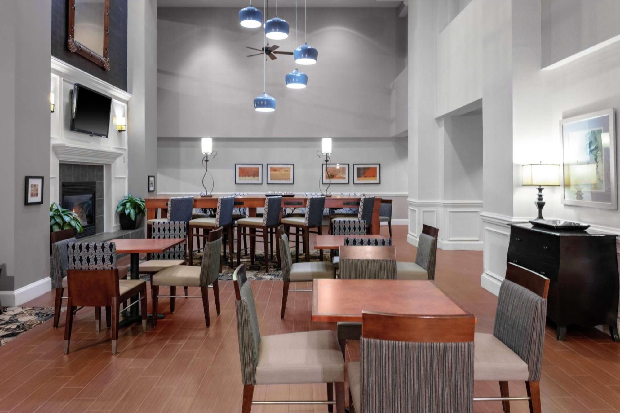 Hampton Inn & Suites Concord-Charlotte Exterior foto