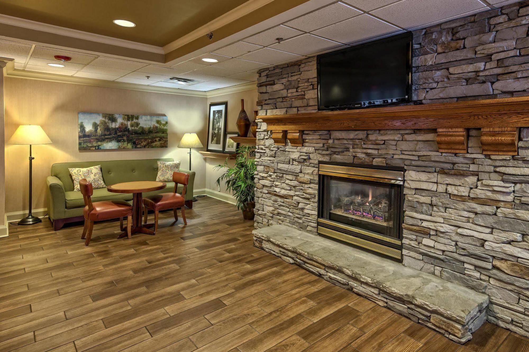 Hampton Inn & Suites Concord-Charlotte Exterior foto