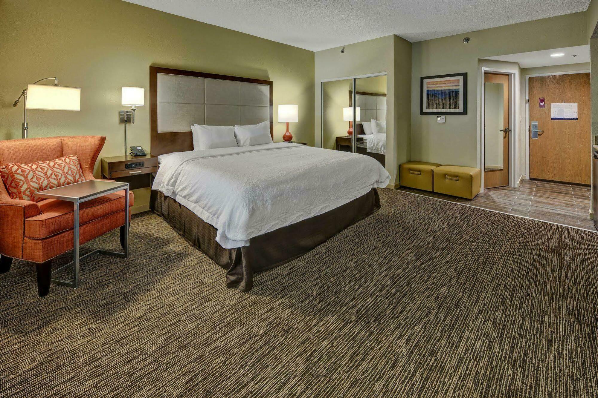 Hampton Inn & Suites Concord-Charlotte Exterior foto