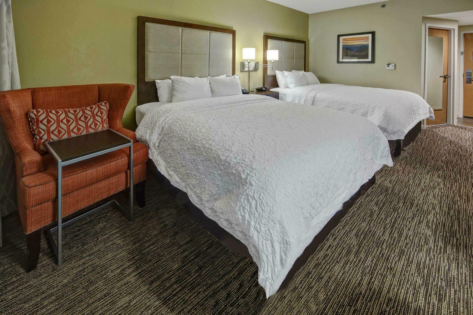 Hampton Inn & Suites Concord-Charlotte Exterior foto